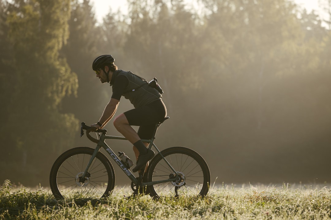 Pneu Gravel vs Route Classique : Quel Choix en 2026 ?